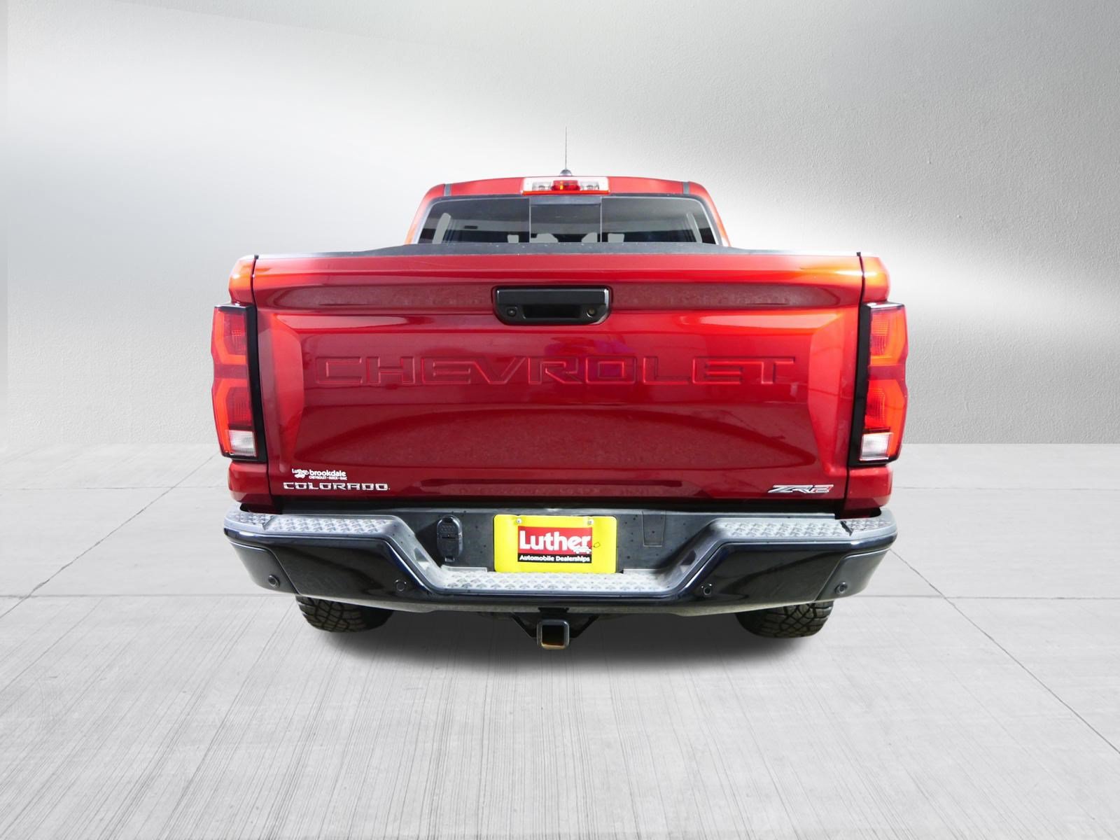 Used 2025 Chevrolet Colorado ZR2 w/ Technology Package AWD/4WD image 6