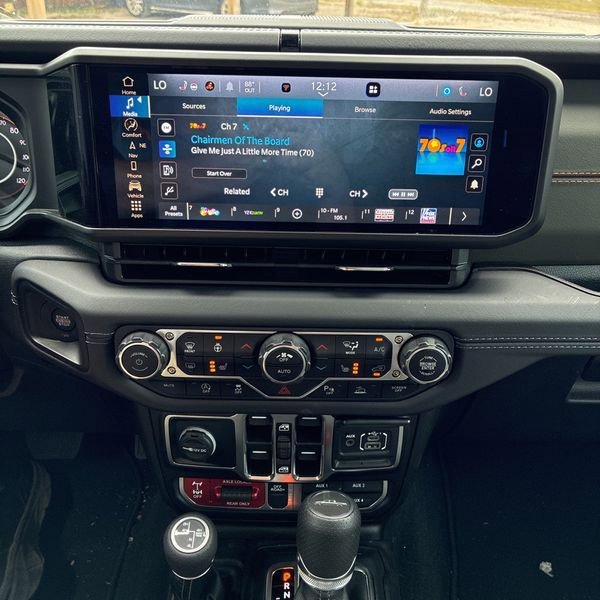Used 2025 Jeep Gladiator Mojave AWD/4WD image 26