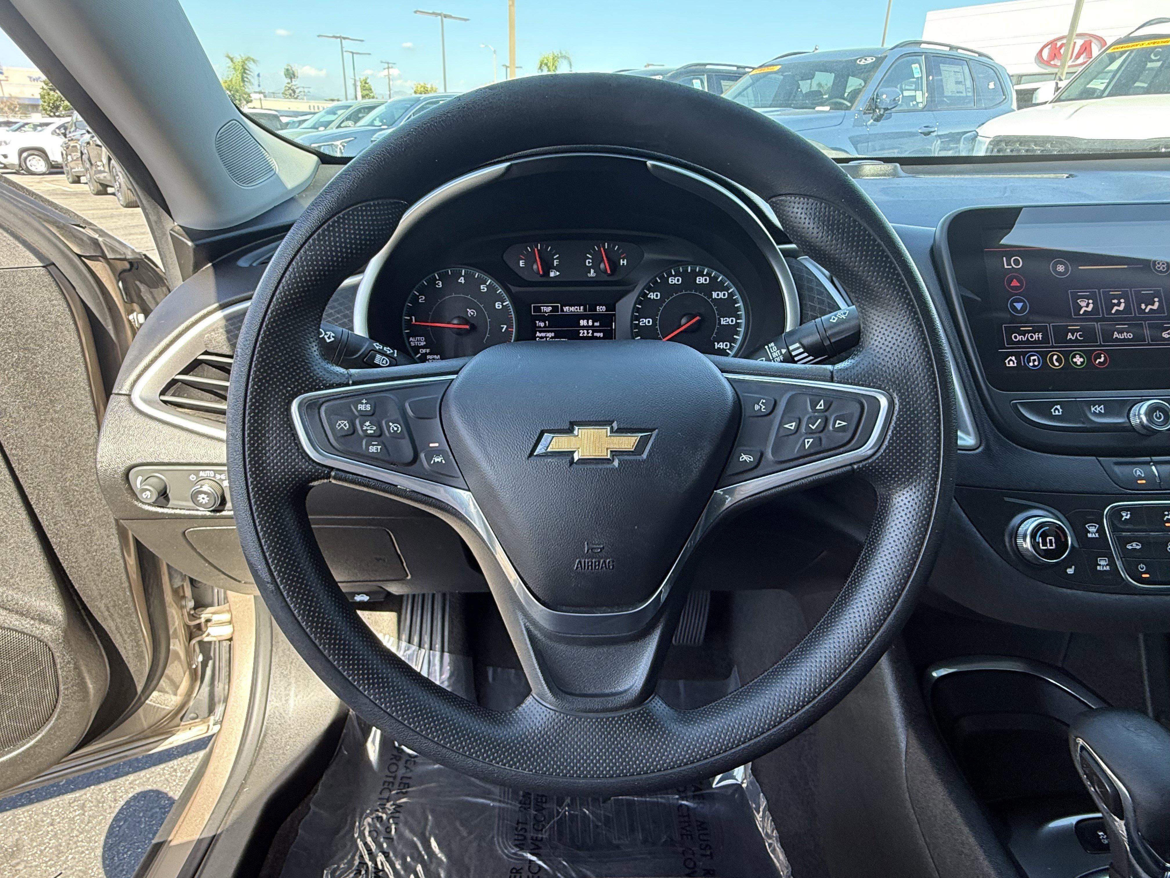 Used 2022 Chevrolet Malibu LT image 17