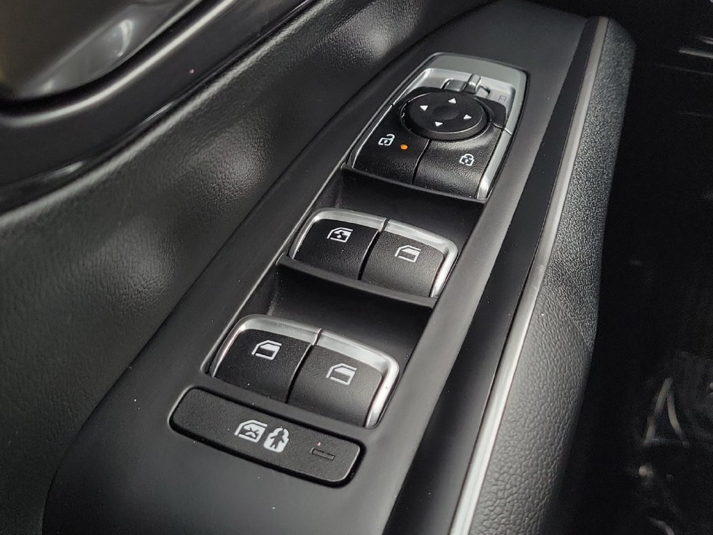 Used 2024 Kia Sorento S FWD image 24