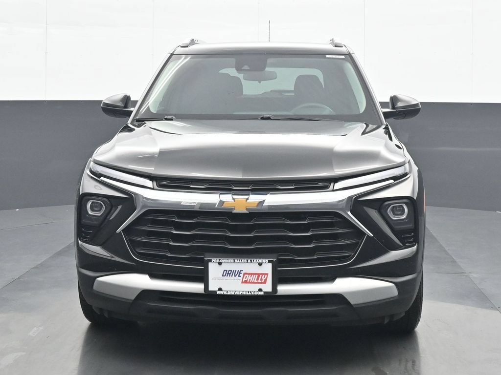 Used 2025 Chevrolet TrailBlazer LT FWD image 1