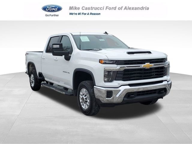 Used 2024 Chevrolet Silverado 2500 LT image 1