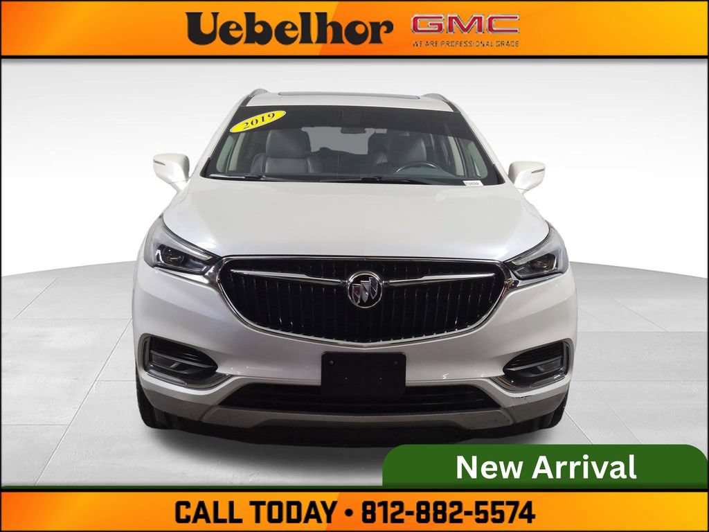 Used 2019 Buick Enclave Essence AWD/4WD image 2