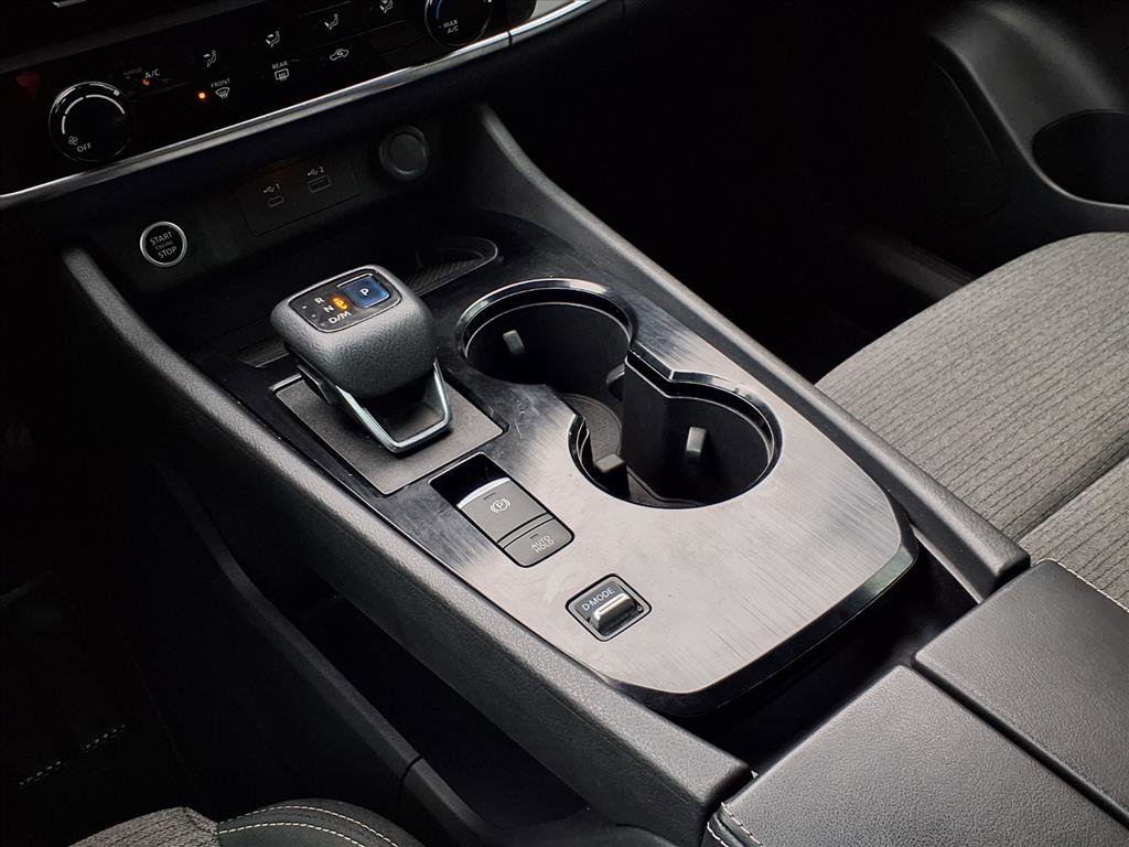 Used 2021 Nissan Rogue S image 16