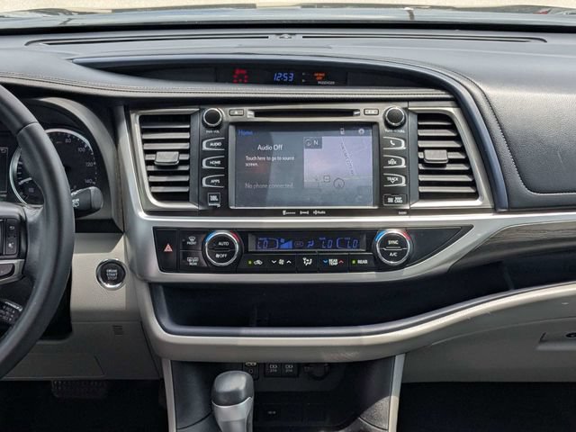 Used 2018 Toyota Highlander Limited FWD image 18