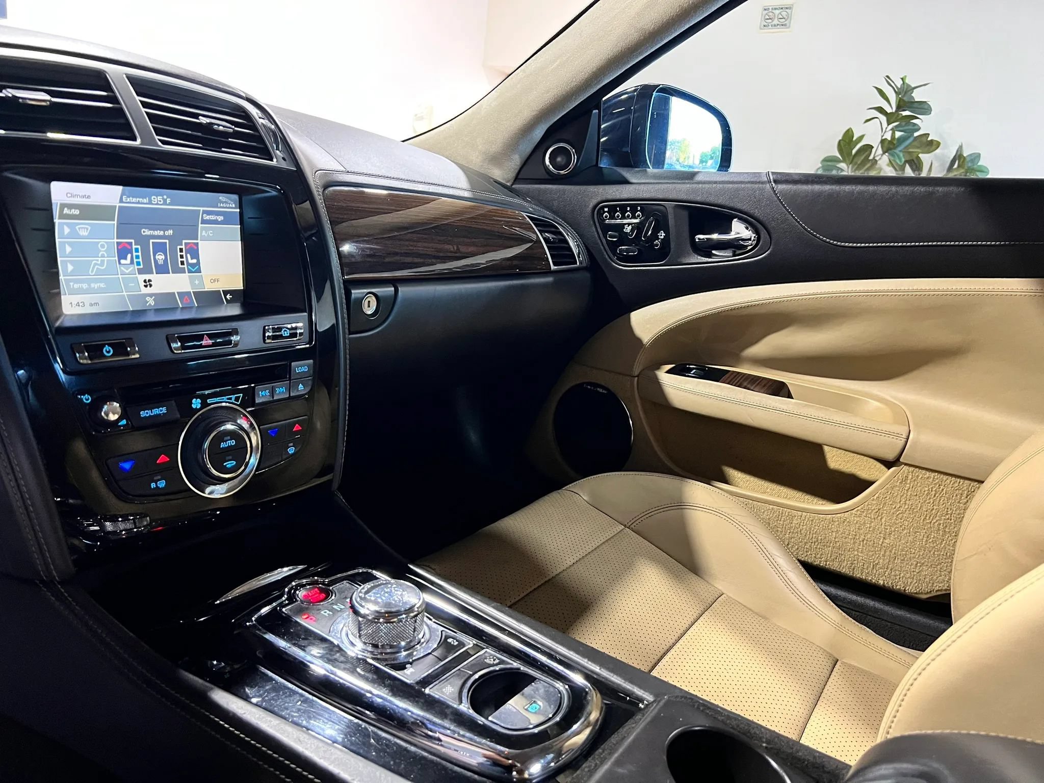 Used 2013 Jaguar XK Coupe RWD image 13