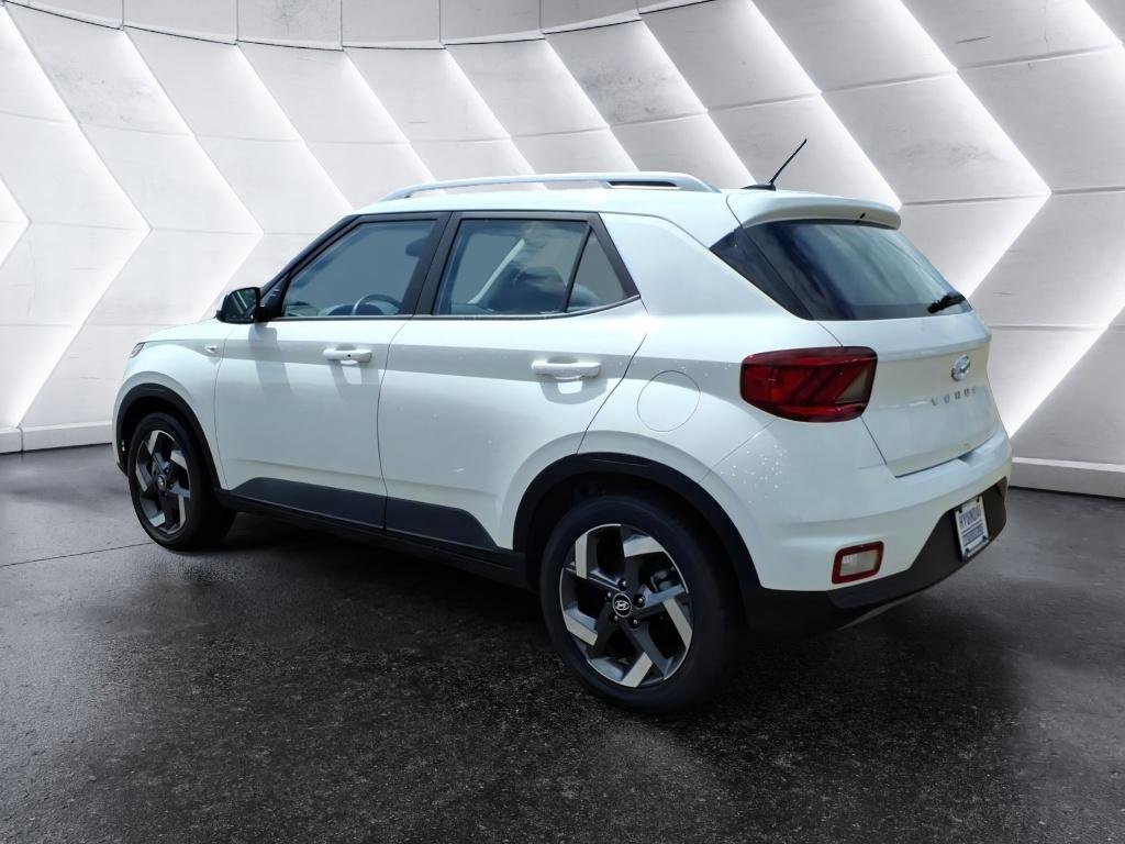 New 2026 Hyundai Venue SEL FWD image 3