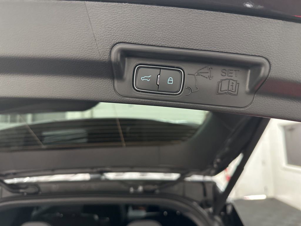 Used 2025 Ford Explorer ST-Line AWD/4WD image 38