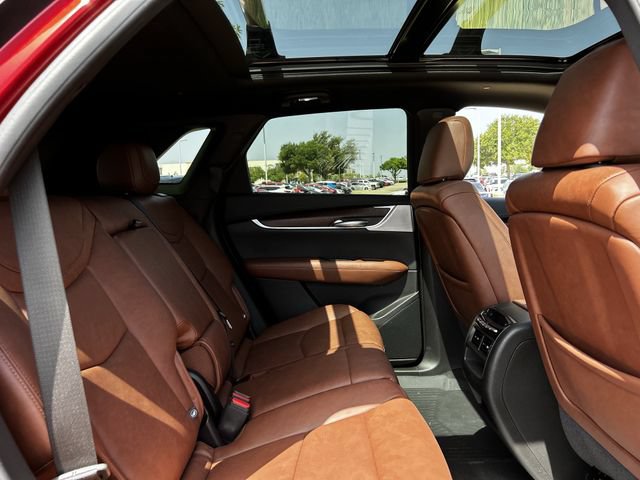 Used 2025 Cadillac XT5 Premium Luxury w/ Technology Package FWD image 34