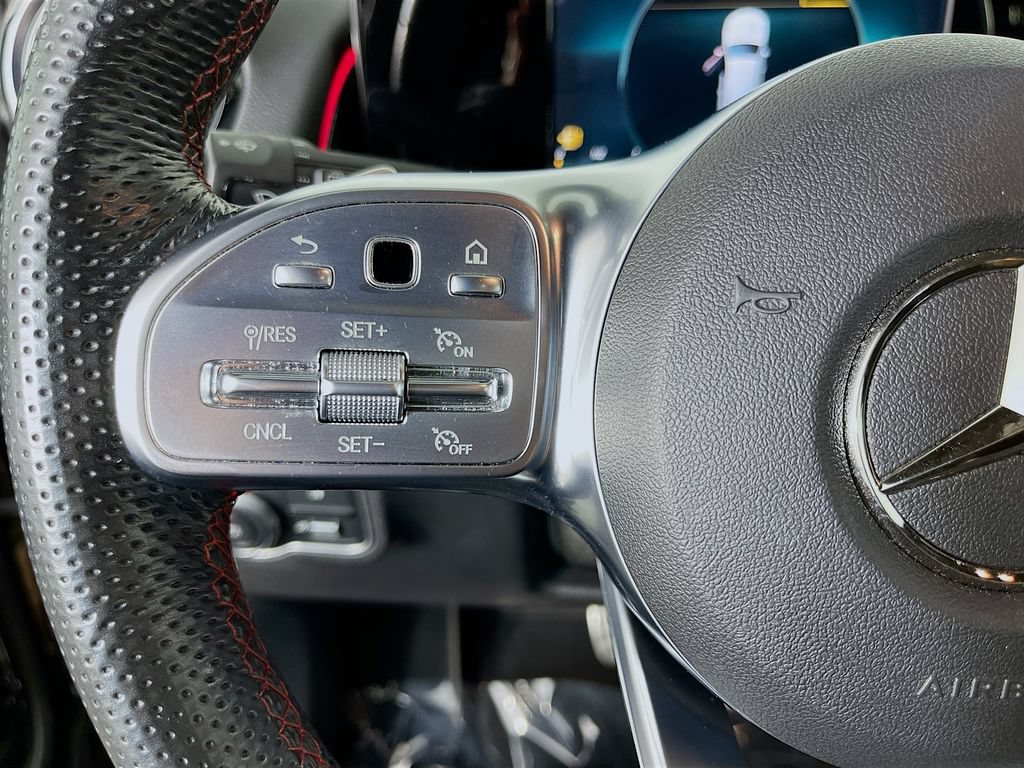 Used 2022 Mercedes-Benz GLB 250 w/ AMG Line image 15