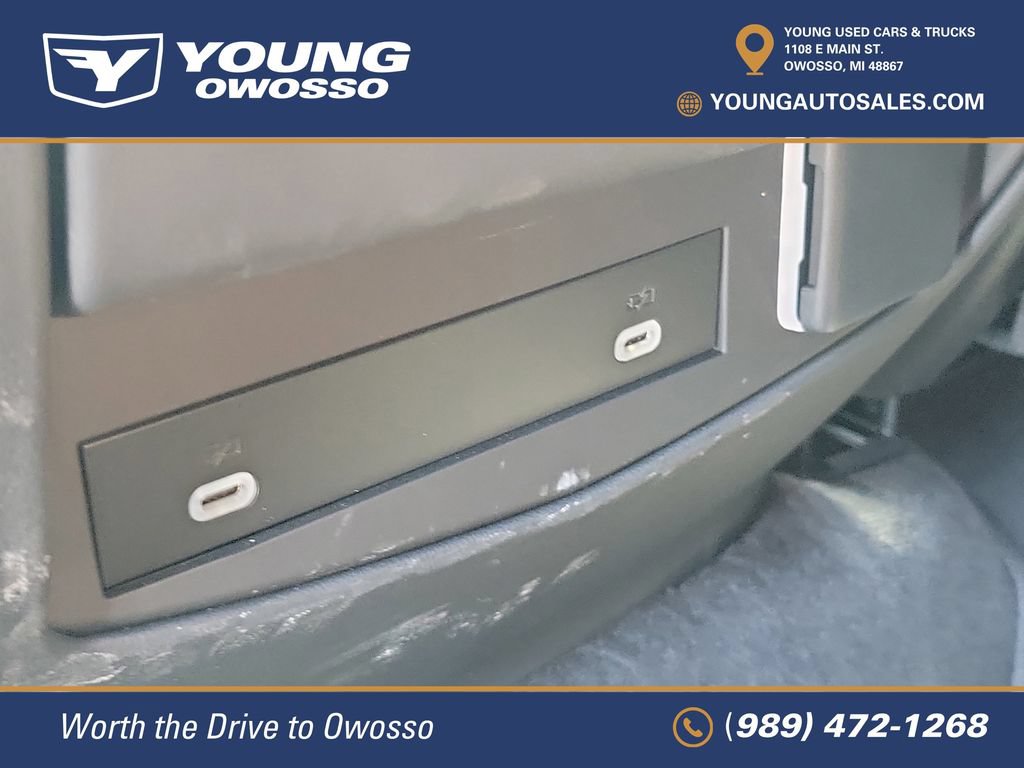 Used 2023 Cadillac Escalade Premium Luxury AWD/4WD image 36