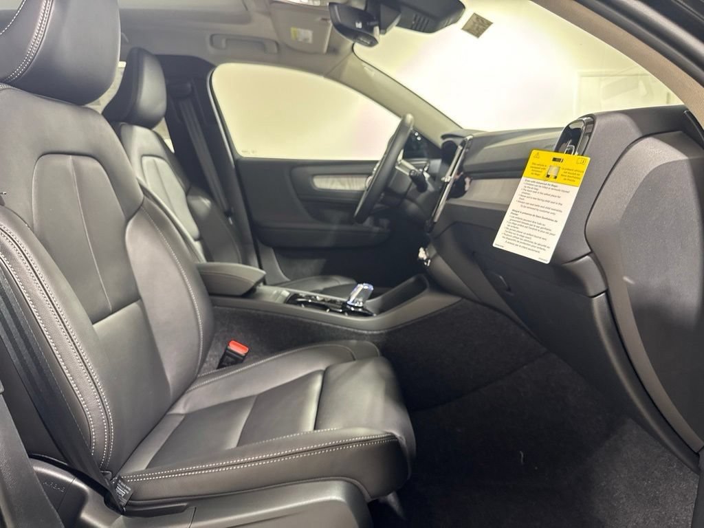 New 2026 Volvo XC40 B5 Plus w/ Protection Package Premier AWD/4WD image 28