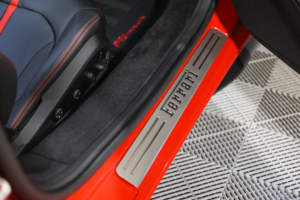 Used 2020 Ferrari F8 Tributo RWD image 28
