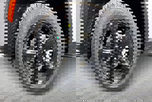 New 2025 Jeep Grand Cherokee Limited w/ Black Appearance Package image 13