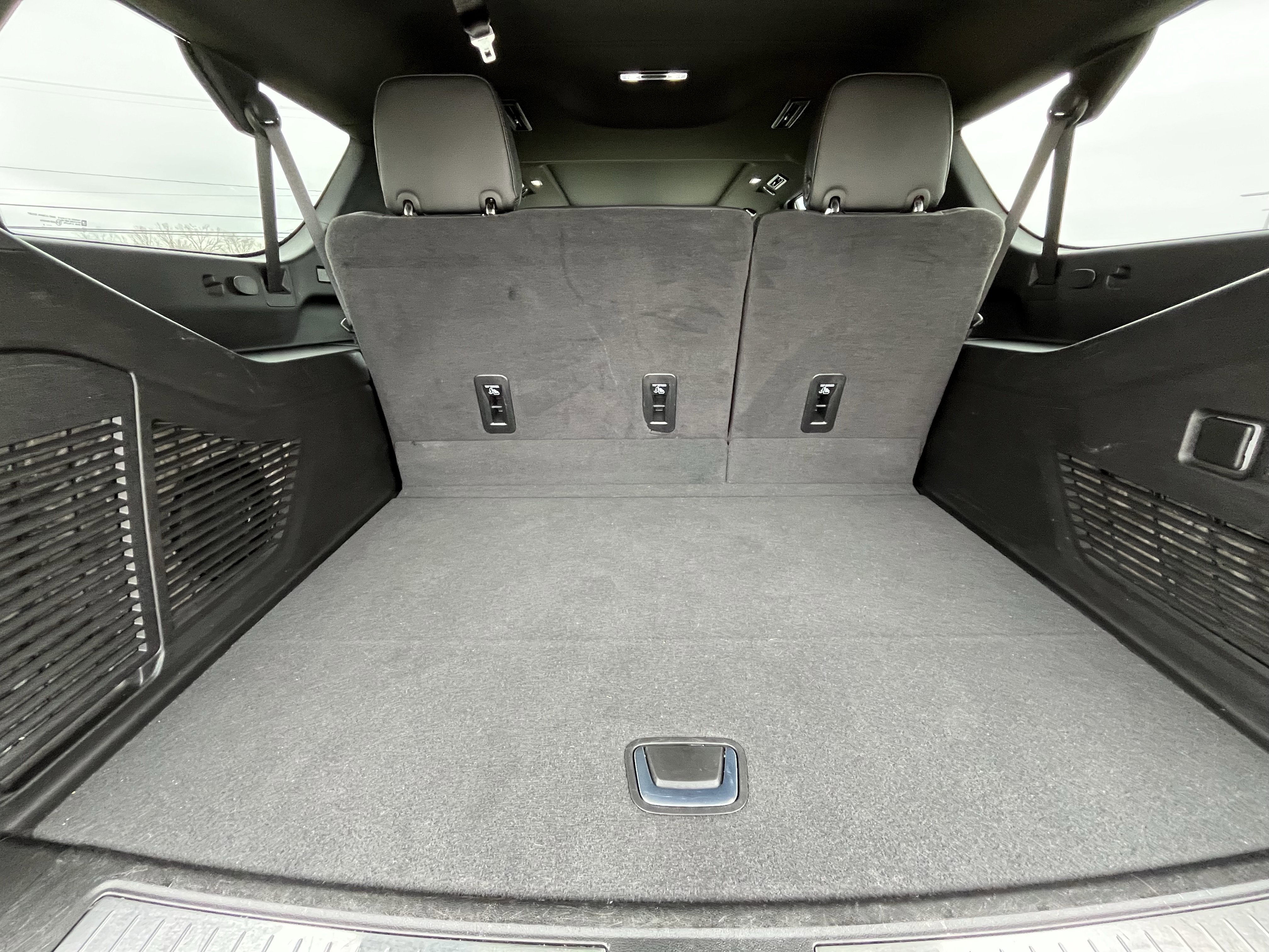 Used 2024 GMC Yukon XL Denali w/ Advanced Technology Package image 29