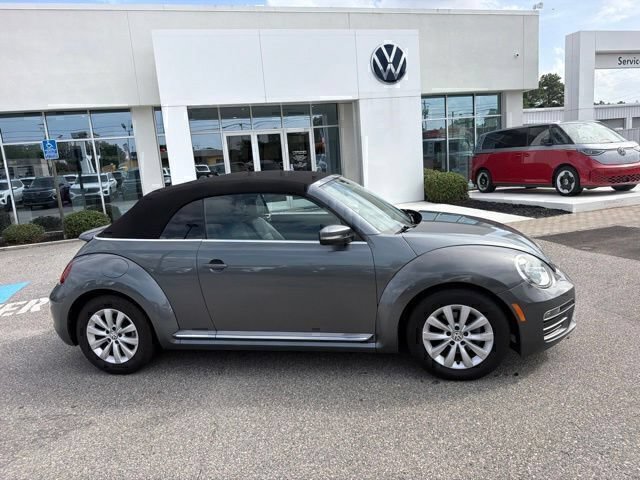 Used 2018 Volkswagen Beetle 2.0T S FWD image 30