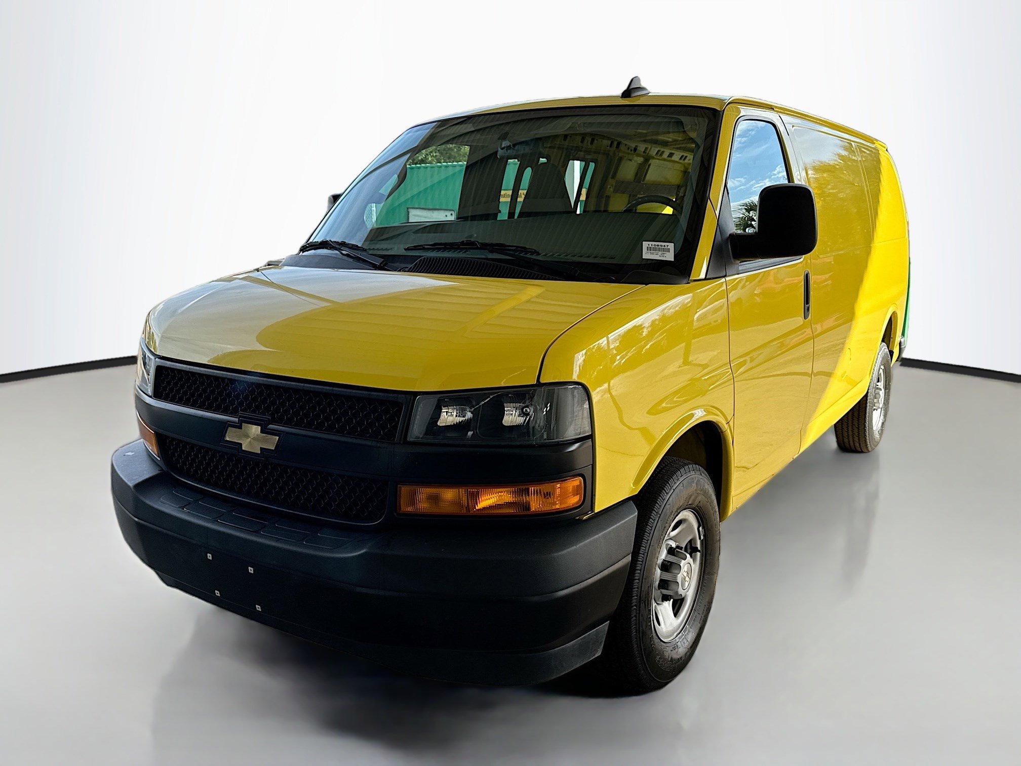Used 2023 Chevrolet Express 2500 w/ Driver Convenience Package image 4
