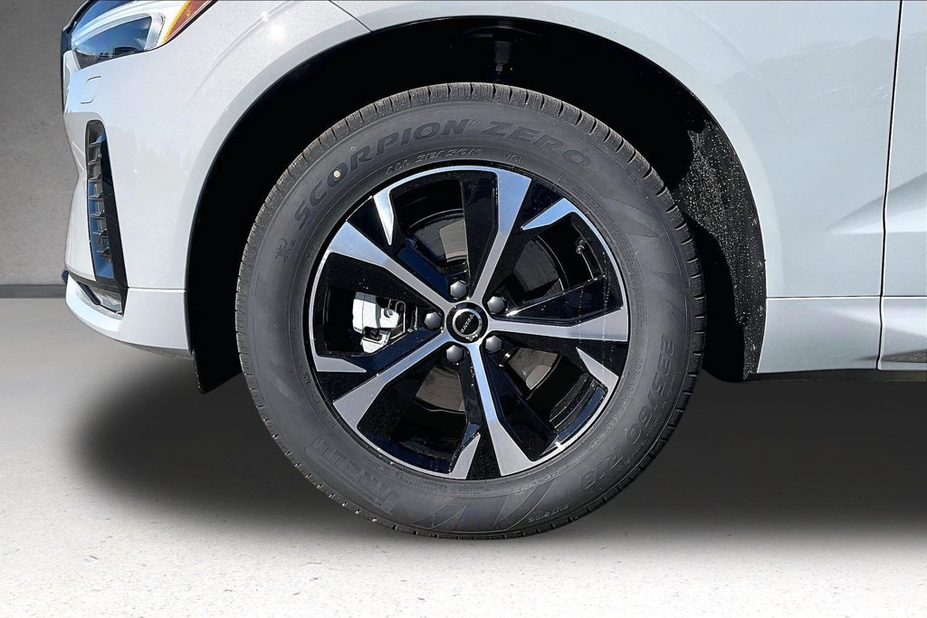 New 2027 Volvo XC60 B5 Core AWD/4WD image 14