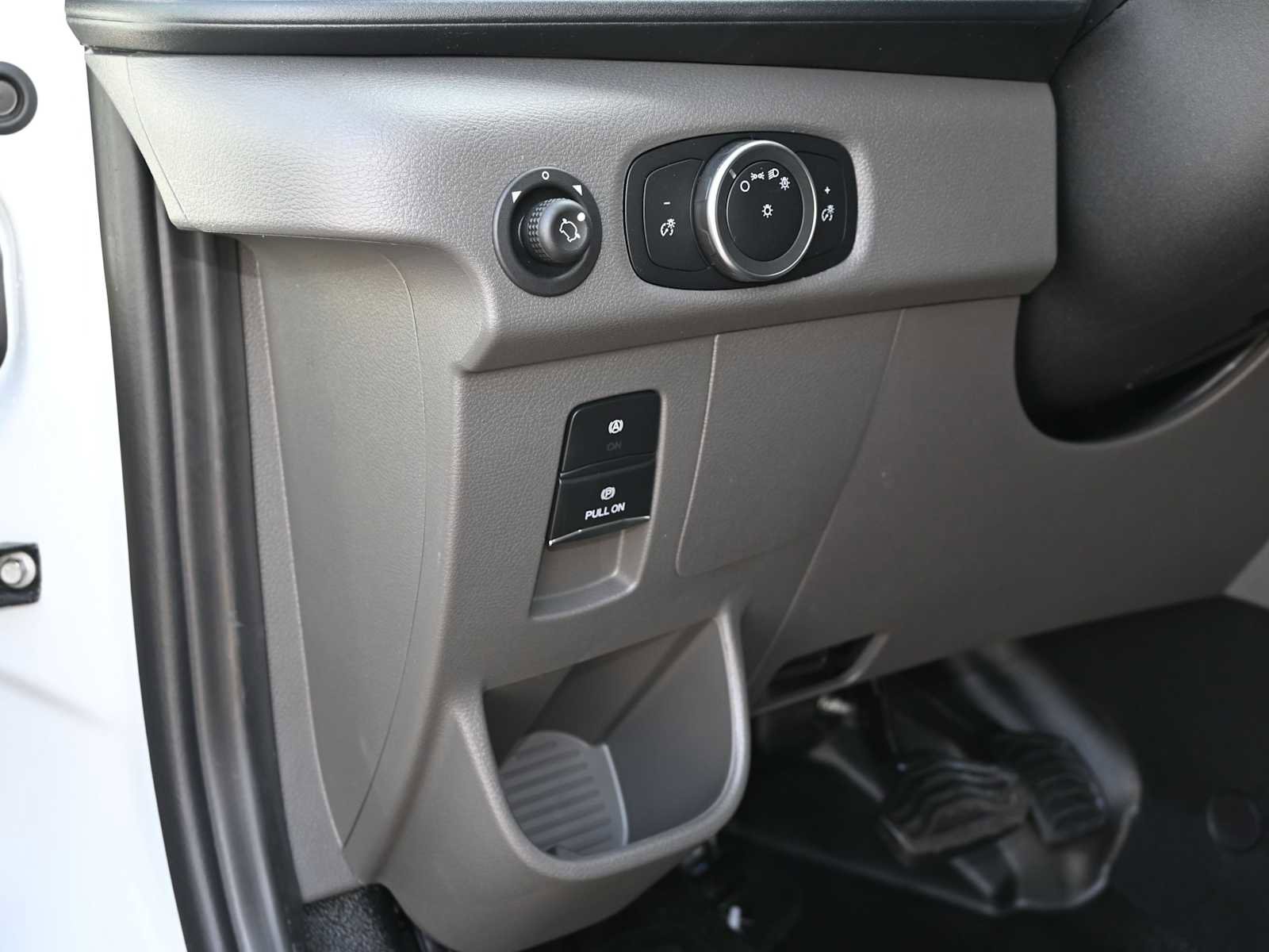 New 2025 Ford Transit 250 148 Medium Roof image 19