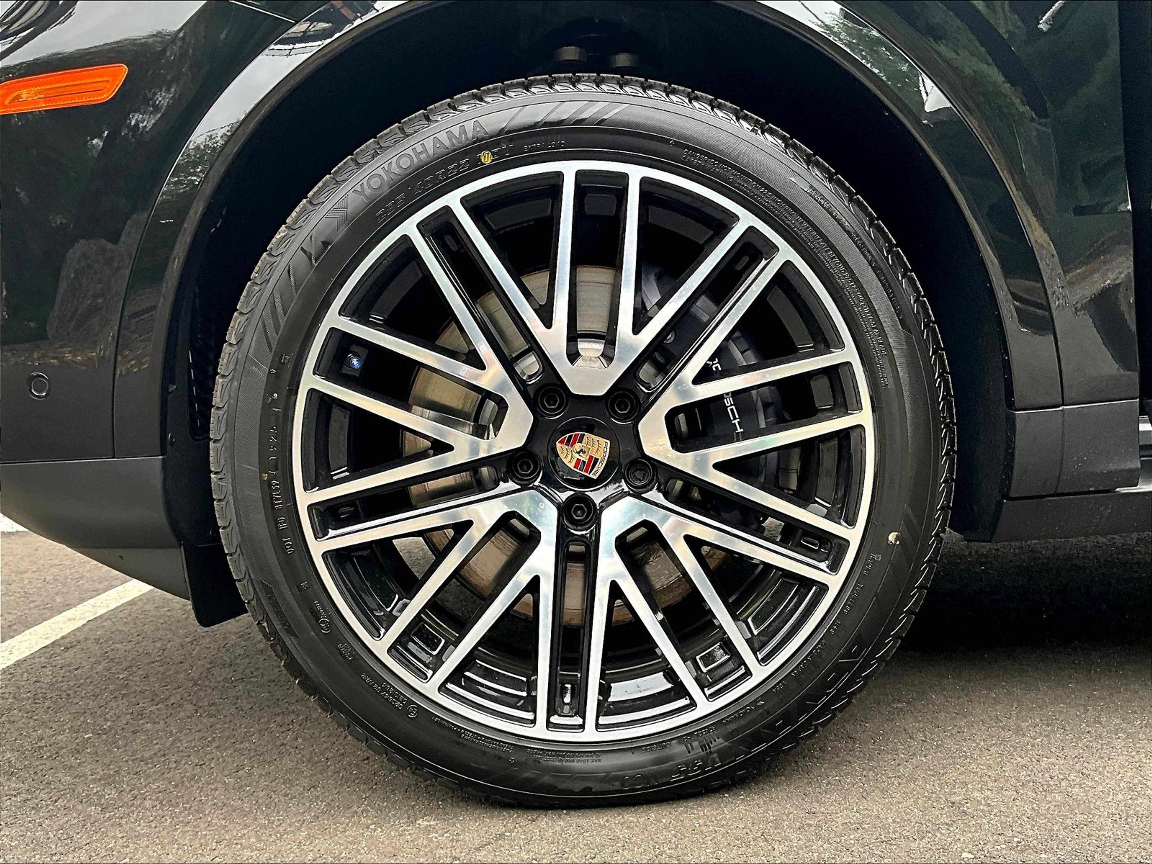New 2026 Porsche Cayenne E-Hybrid image 13