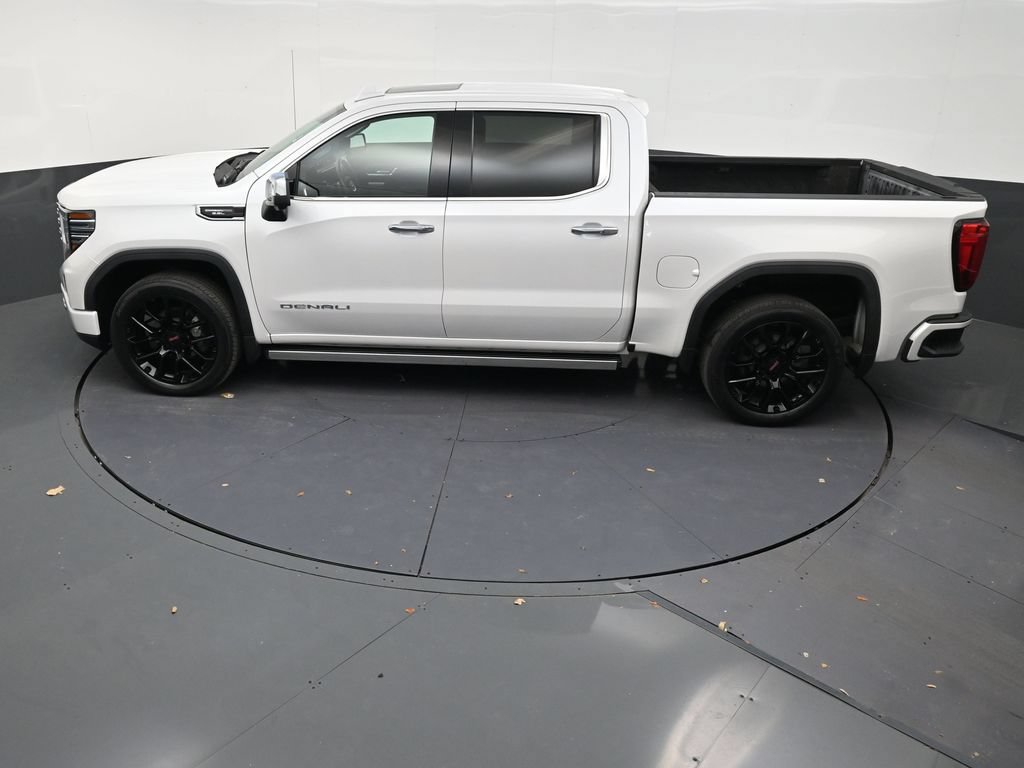 Used 2023 GMC Sierra 1500 Denali w/ Denali Carbonpro Edition AWD/4WD image 13