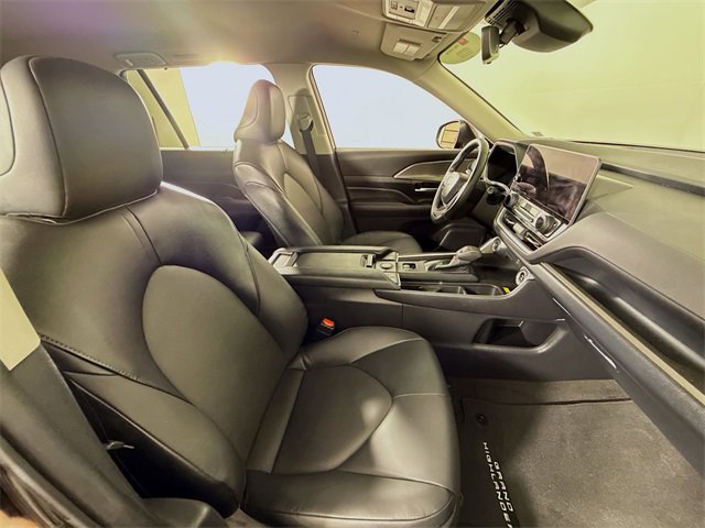 Used 2024 Toyota Grand Highlander XLE image 25
