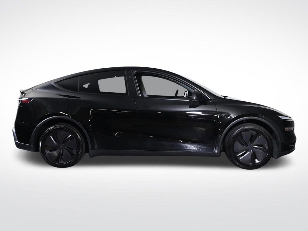 Used 2026 Tesla Model Y 2WD image 6