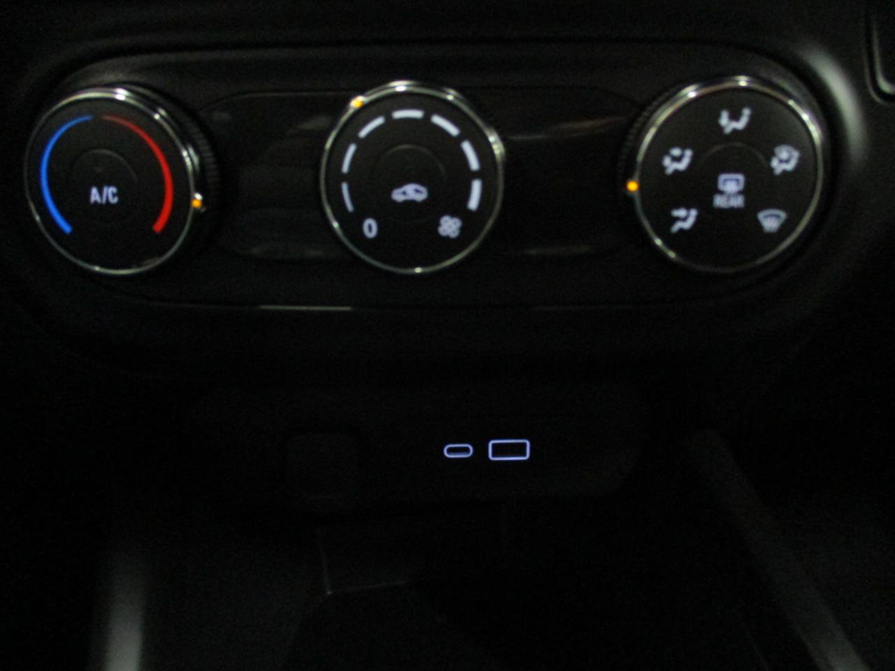 Used 2024 Chevrolet Trax LS image 21