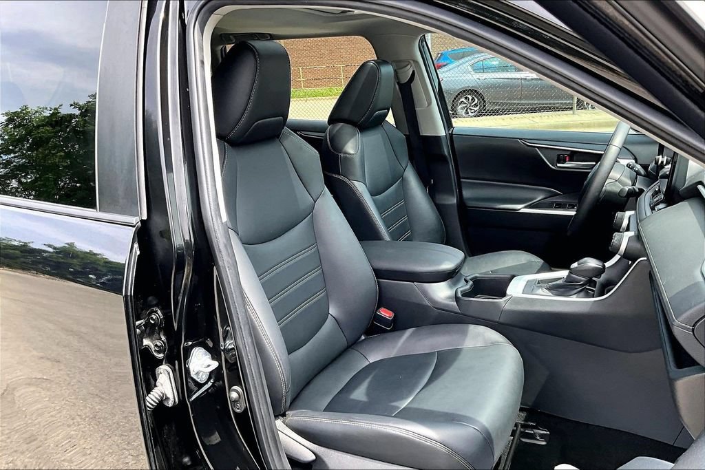 Used 2023 Toyota RAV4 XLE Premium FWD image 7