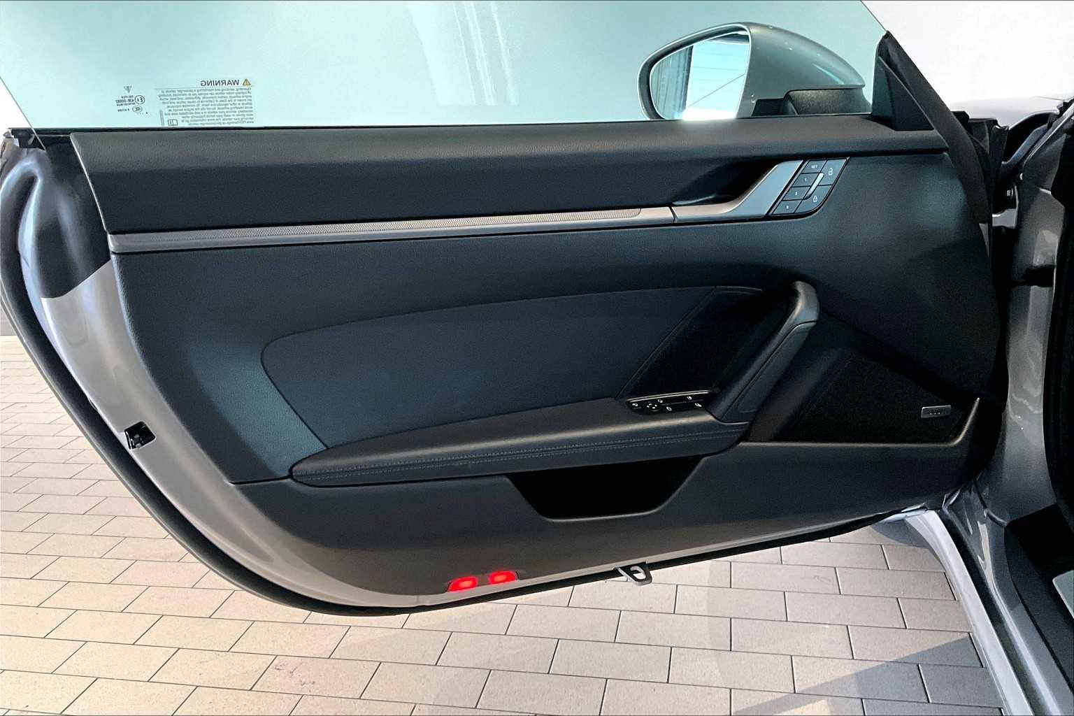 Used 2025 Porsche 911 Carrera image 26