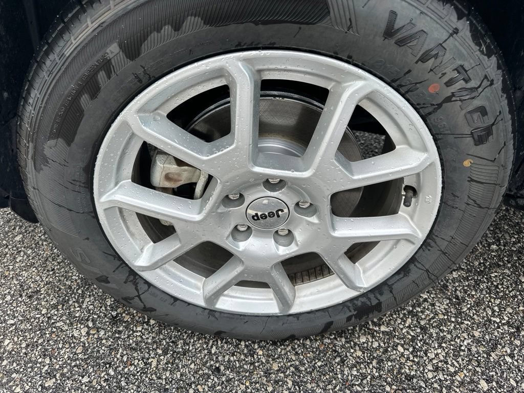Used 2022 Jeep Renegade Latitude AWD/4WD image 45