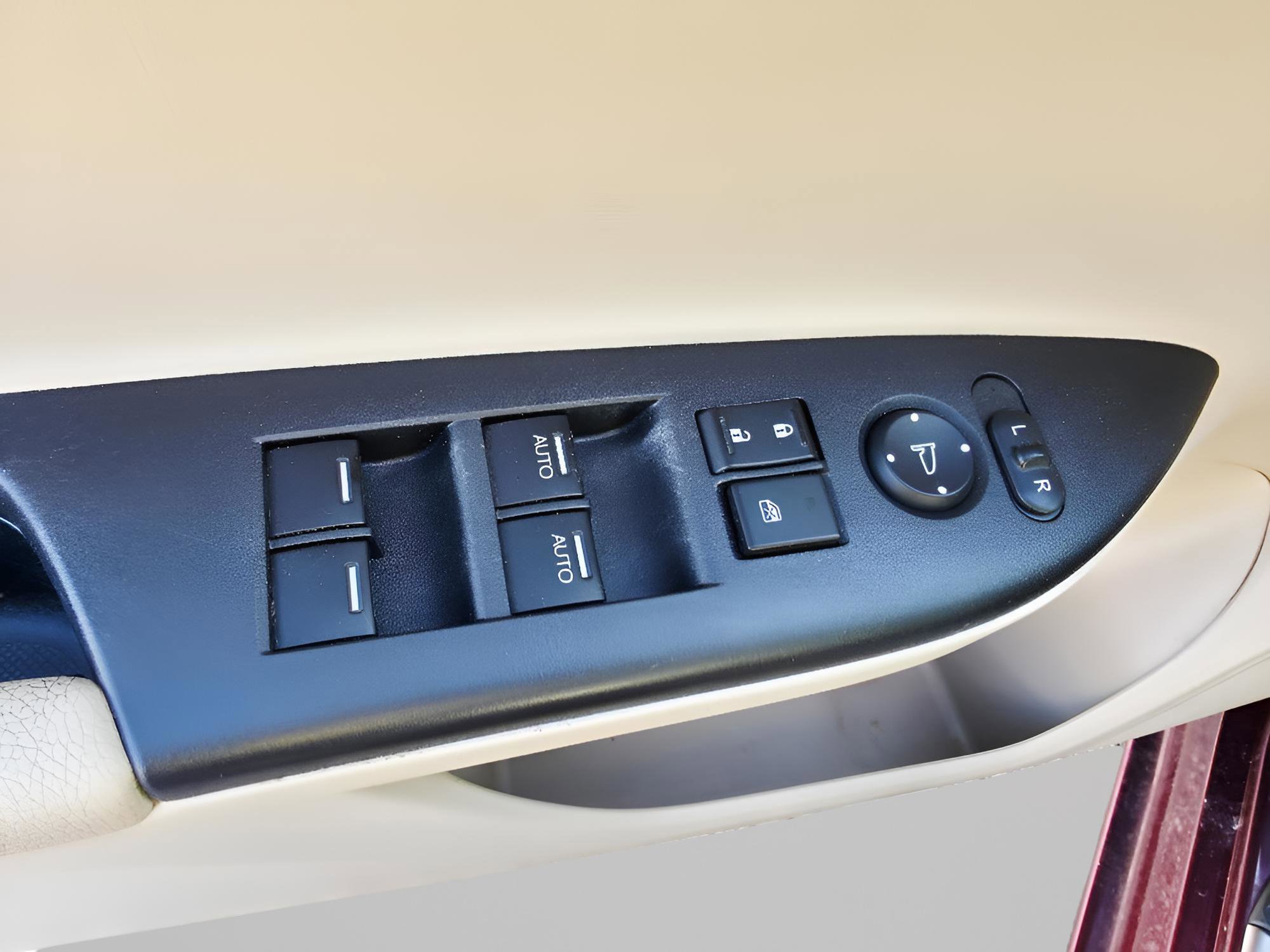 Used 2015 Honda Accord EX-L image 18