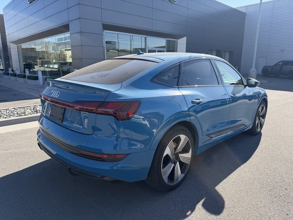 Used 2021 Audi e-tron Prestige w/ Prestige Package image 7