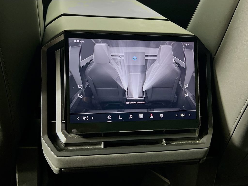Used 2024 Tesla Cybertruck AWD Crew Cab image 25