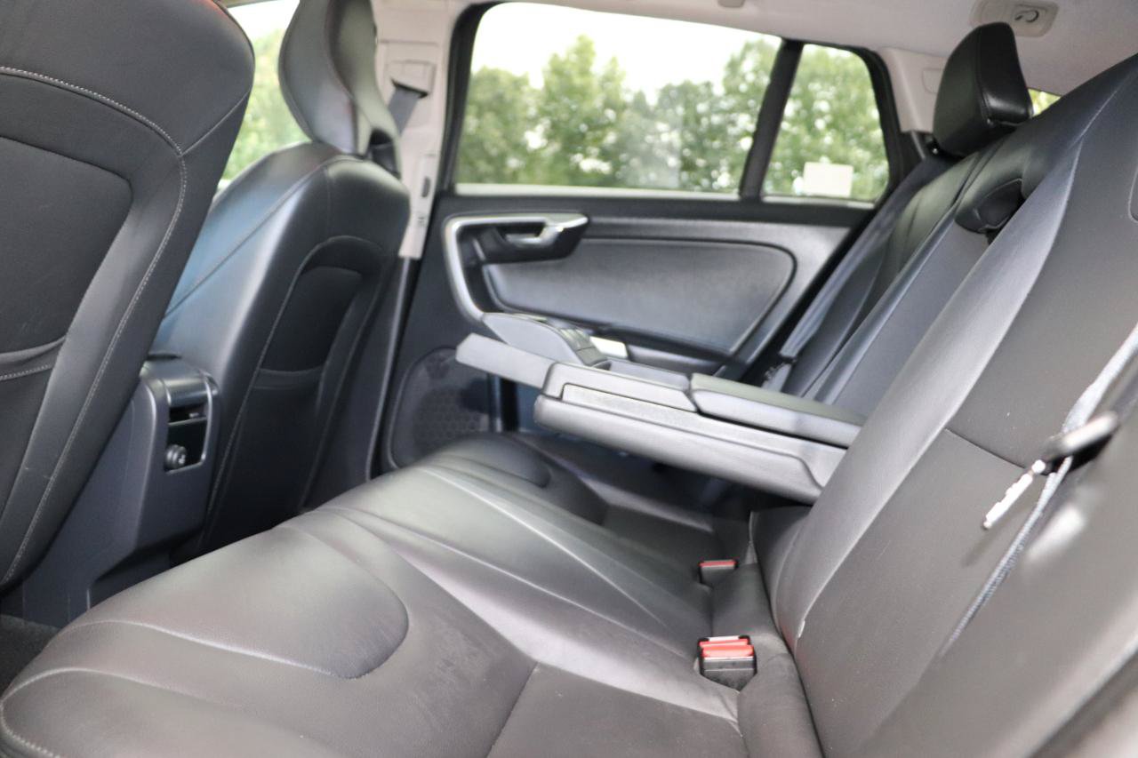 Used 2018 Volvo V60 T5 Cross Country w/ Convenience Package AWD/4WD image 33