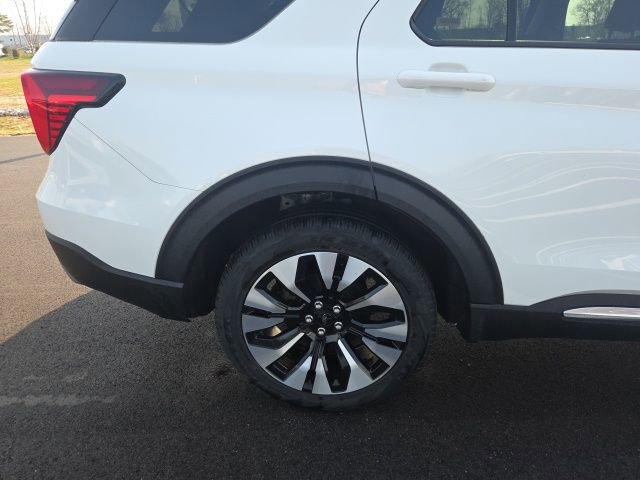 Used 2025 Ford Explorer Platinum w/ LUX Leather Package AWD/4WD image 7