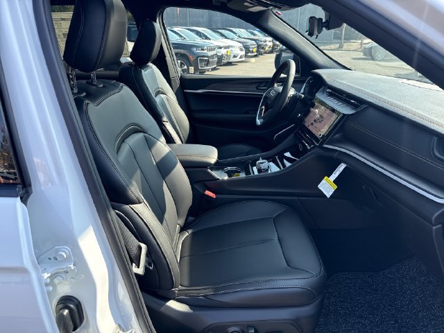 New 2026 Jeep Grand Cherokee Limited AWD/4WD image 9