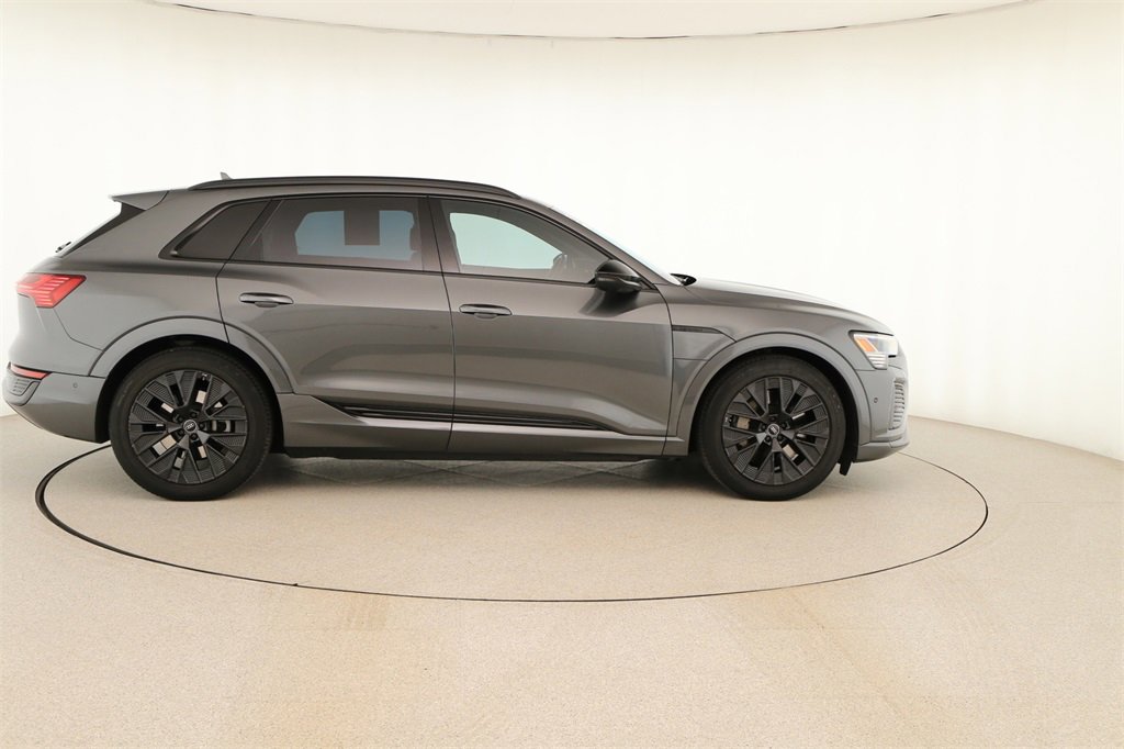 Certified 2024 Audi Q8 e-tron Prestige image 8