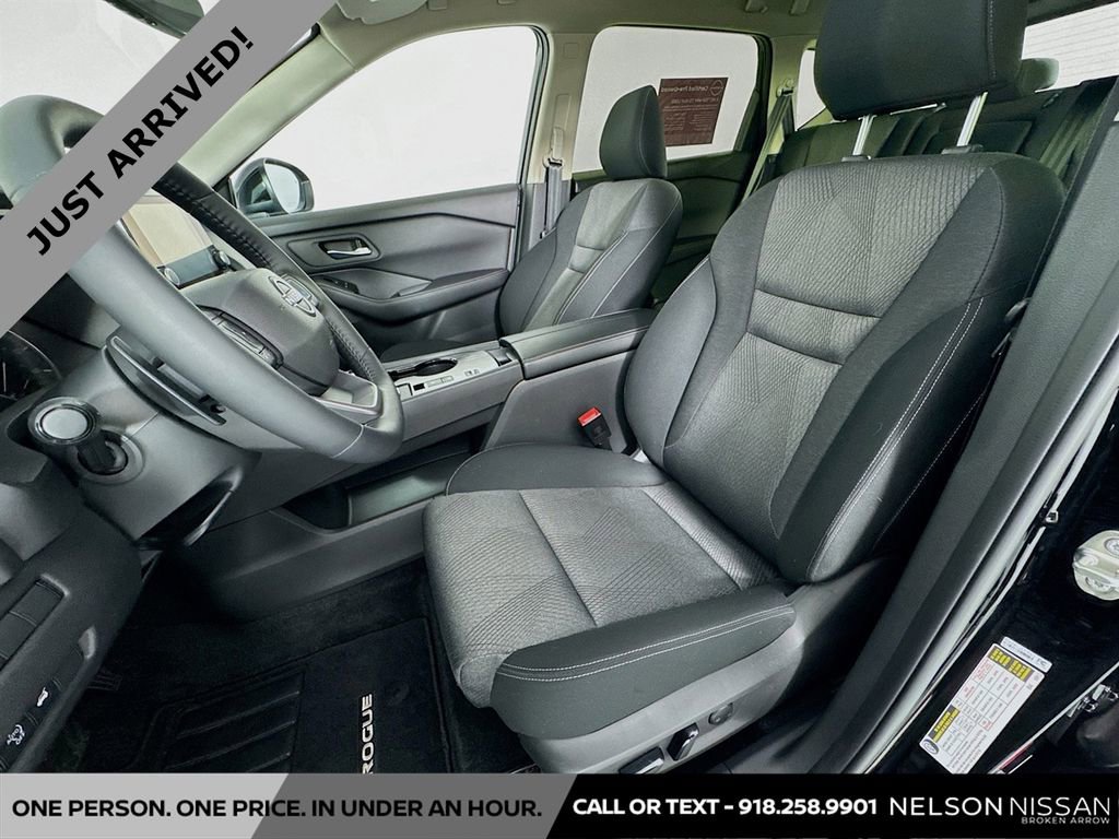 Certified 2025 Nissan Rogue SV image 19