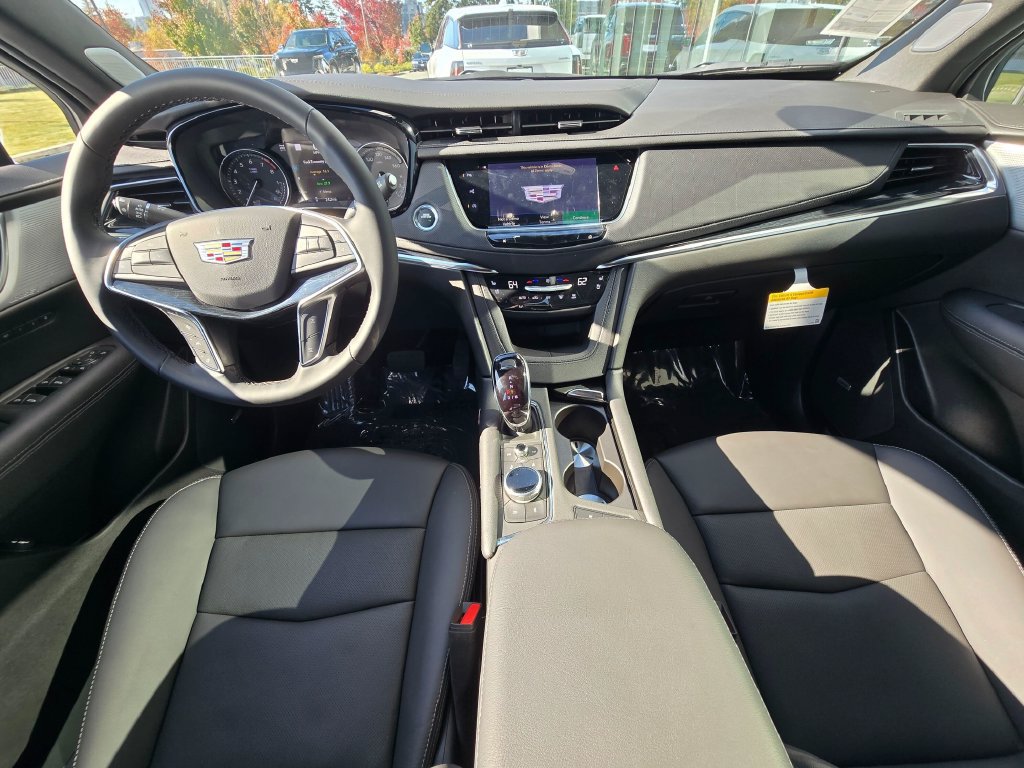 New 2026 Cadillac XT5 Premium Luxury w/ LPO, ONYX Package AWD/4WD image 17