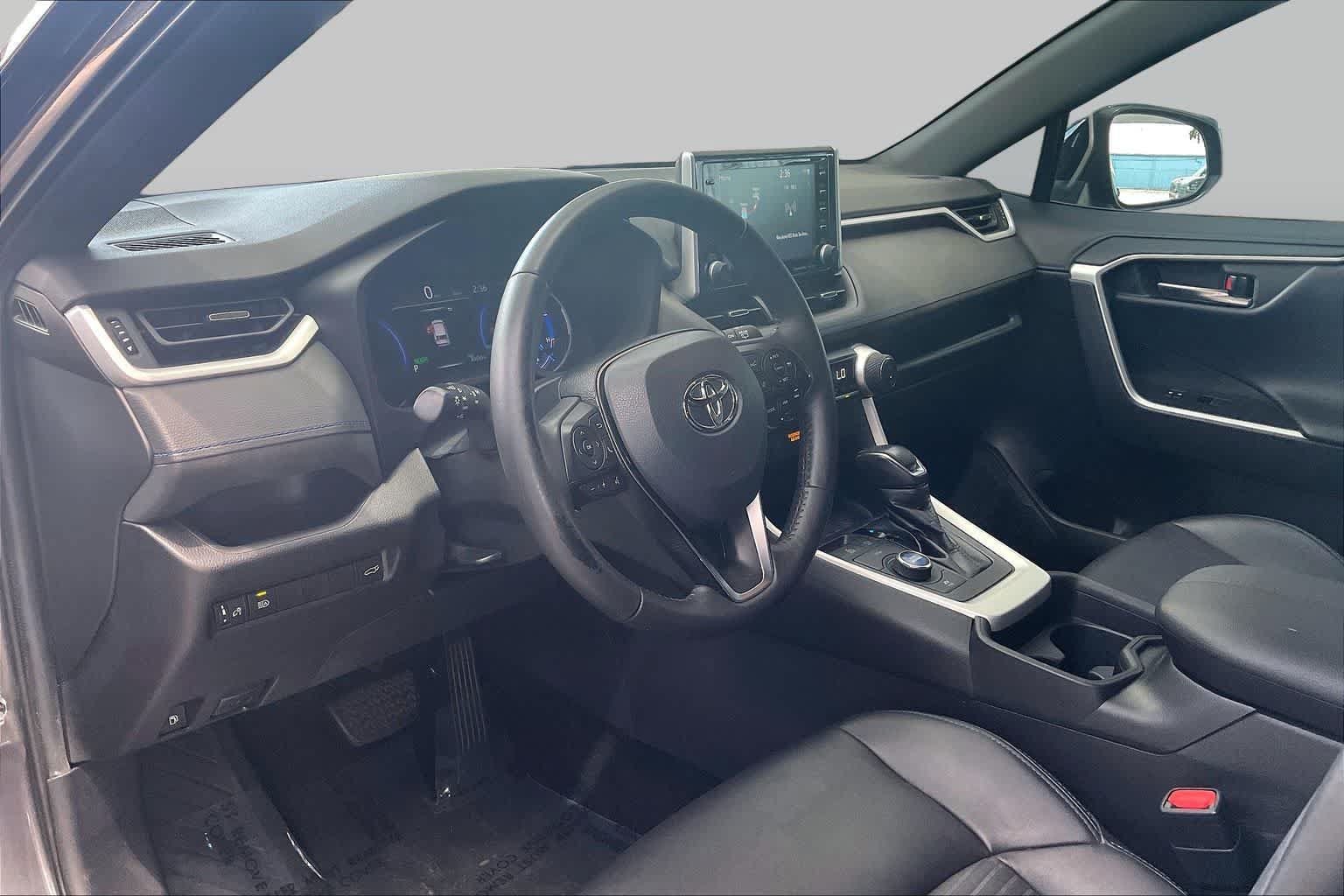 Used 2021 Toyota RAV4 XSE AWD/4WD image 18