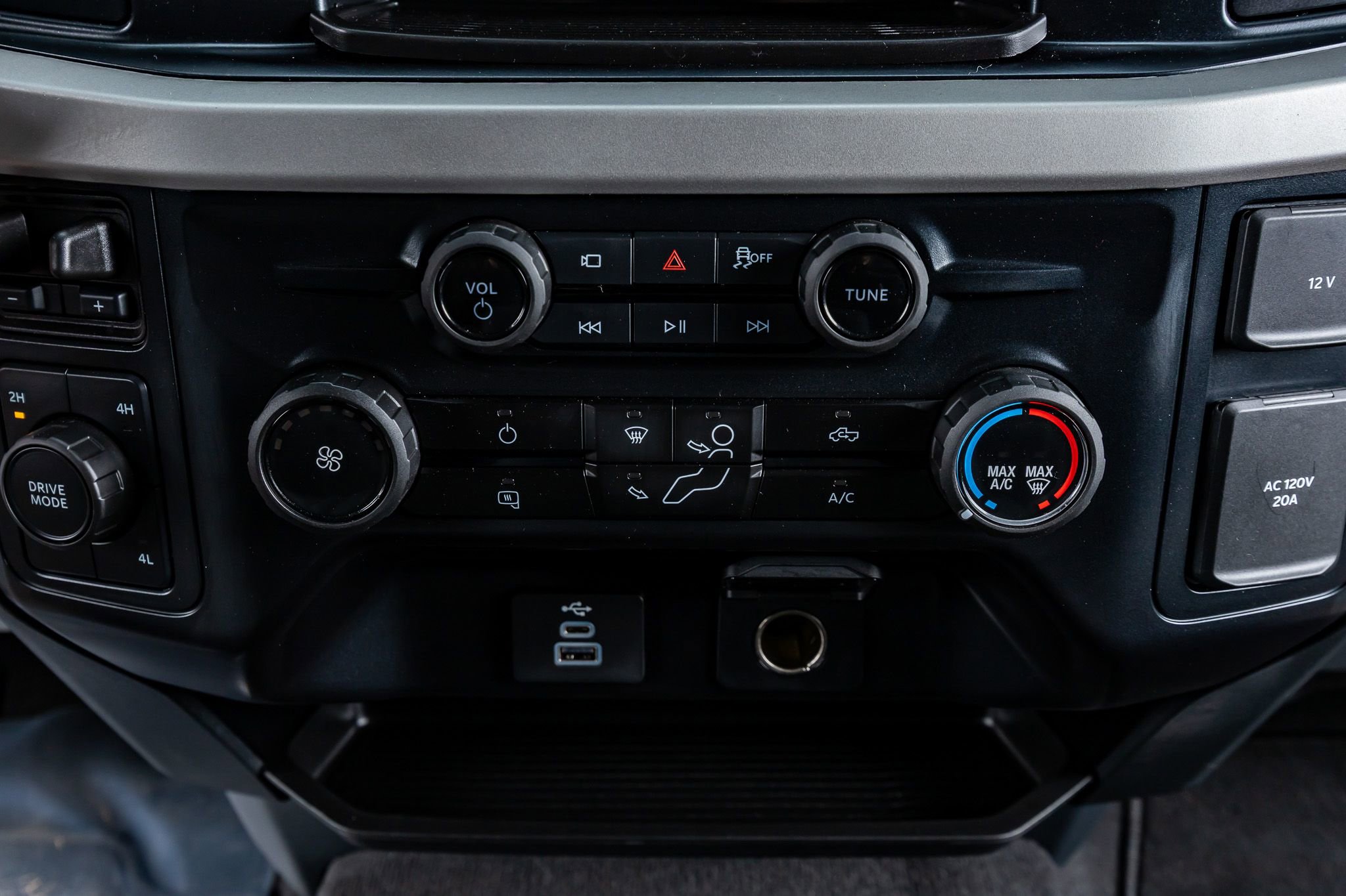 Used 2026 Ford F350 XLT w/ 360-Degree Camera Package AWD/4WD image 26