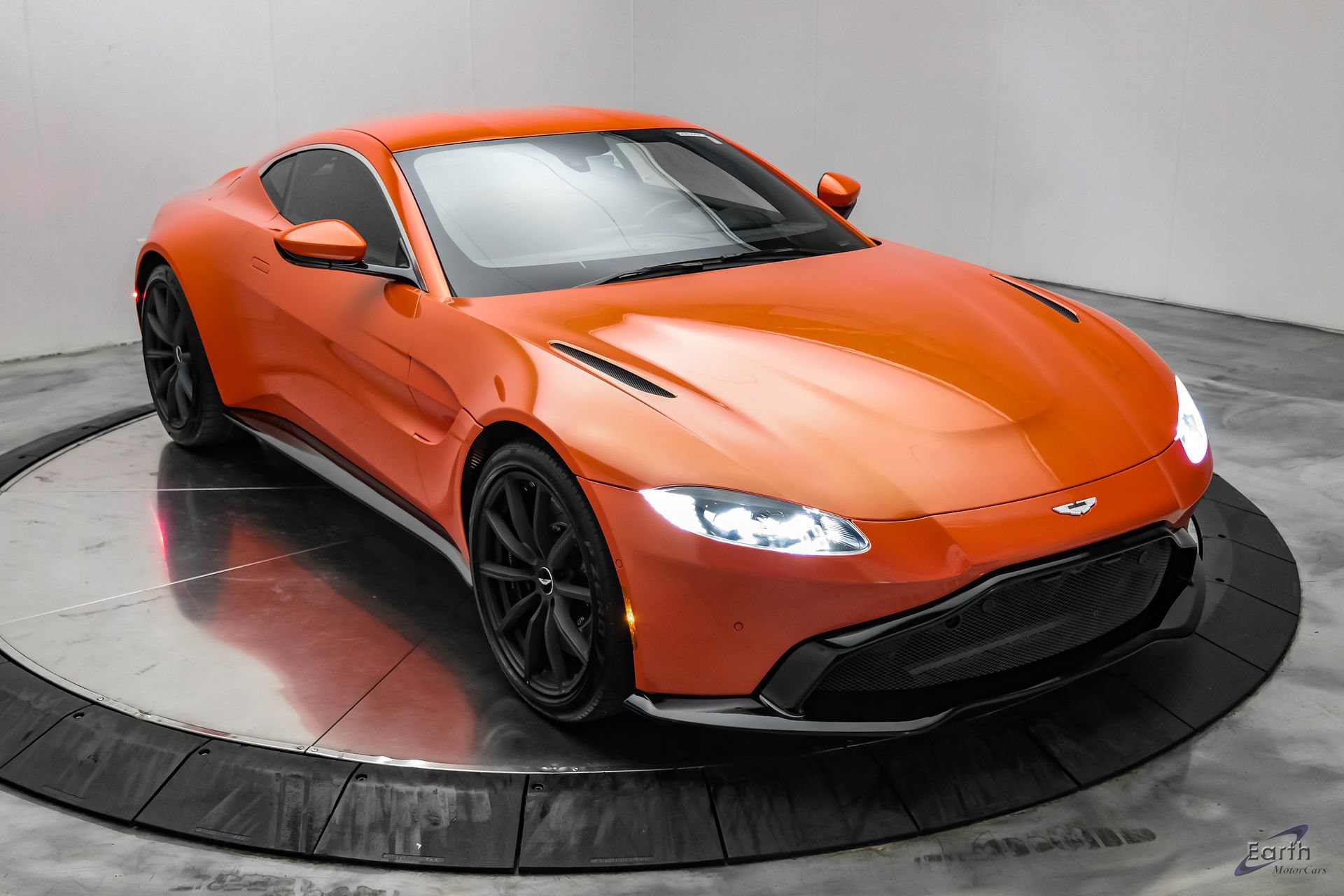 Used 2020 Aston Martin V8 Vantage Coupe RWD image 30