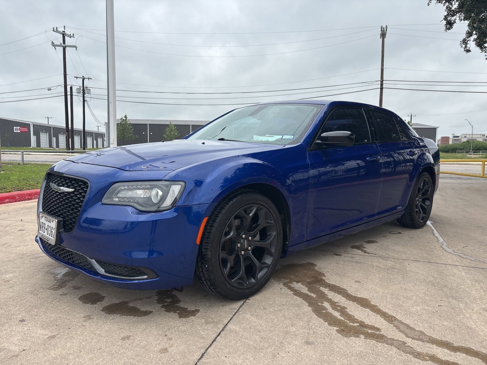 Used 2019 Chrysler 300 Touring w/ Sport Appearance Package RWD image 8