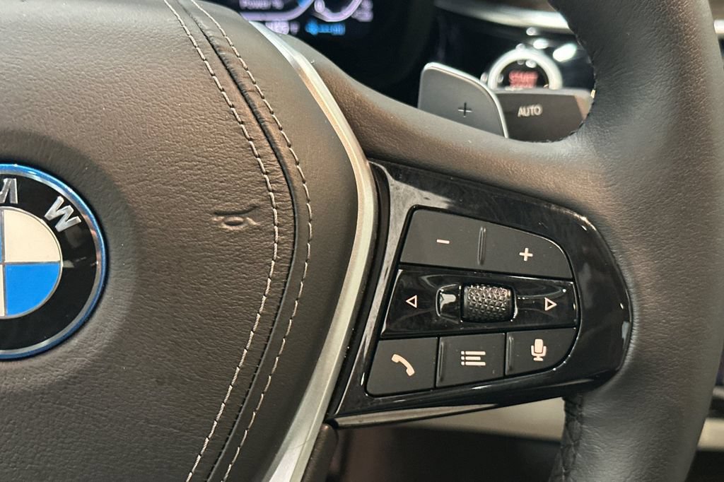 Used 2023 BMW 530e w/ Premium Package RWD image 28