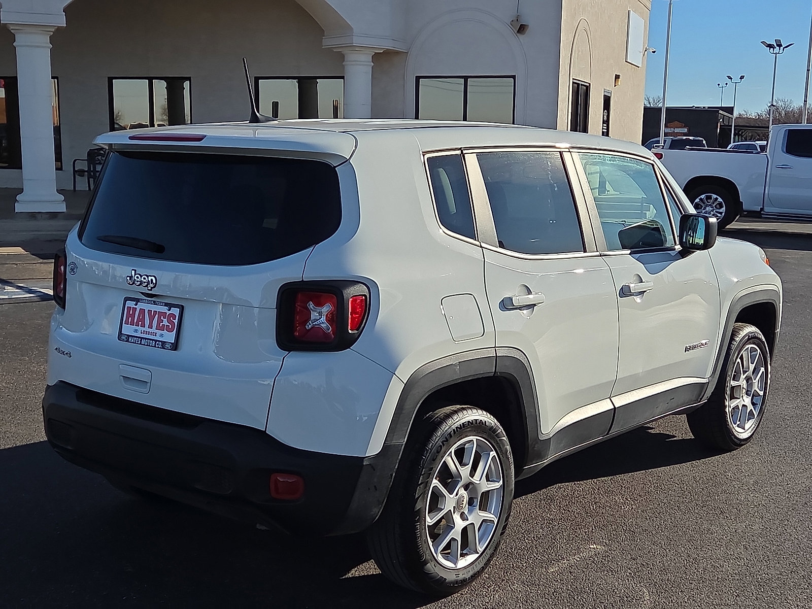 Used 2023 Jeep Renegade Latitude image 4