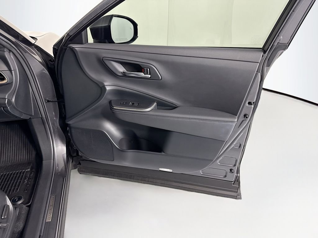 Used 2023 Toyota Crown XLE image 25