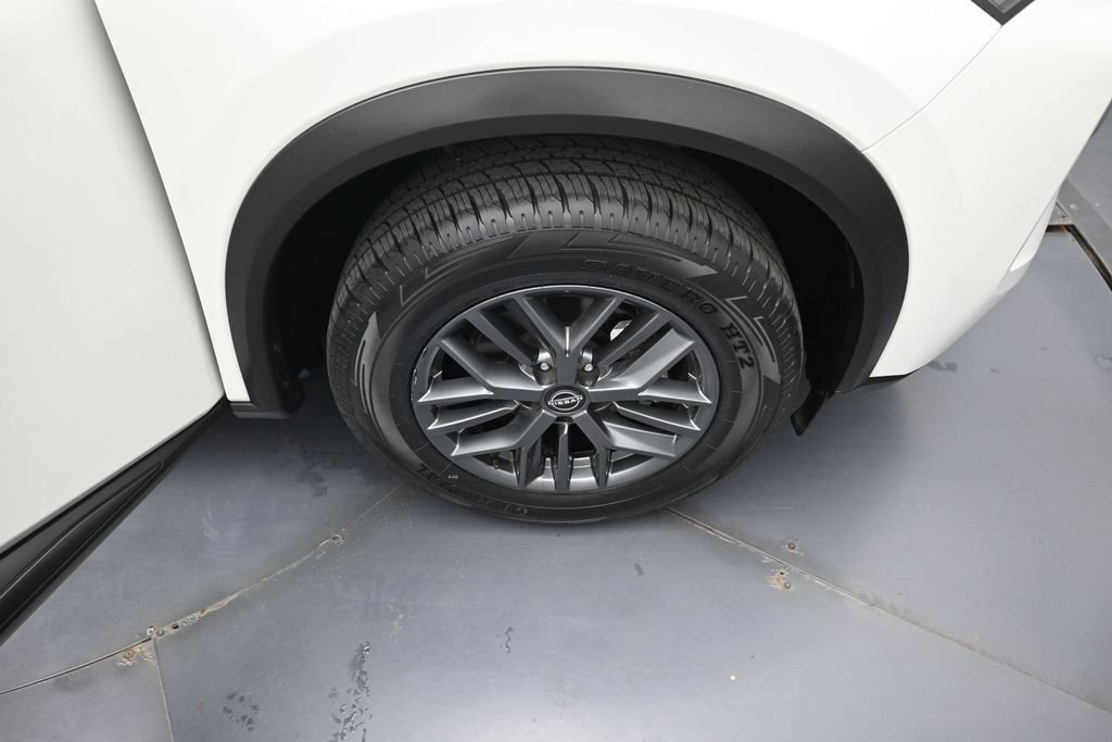 Used 2023 Nissan Rogue S FWD image 31