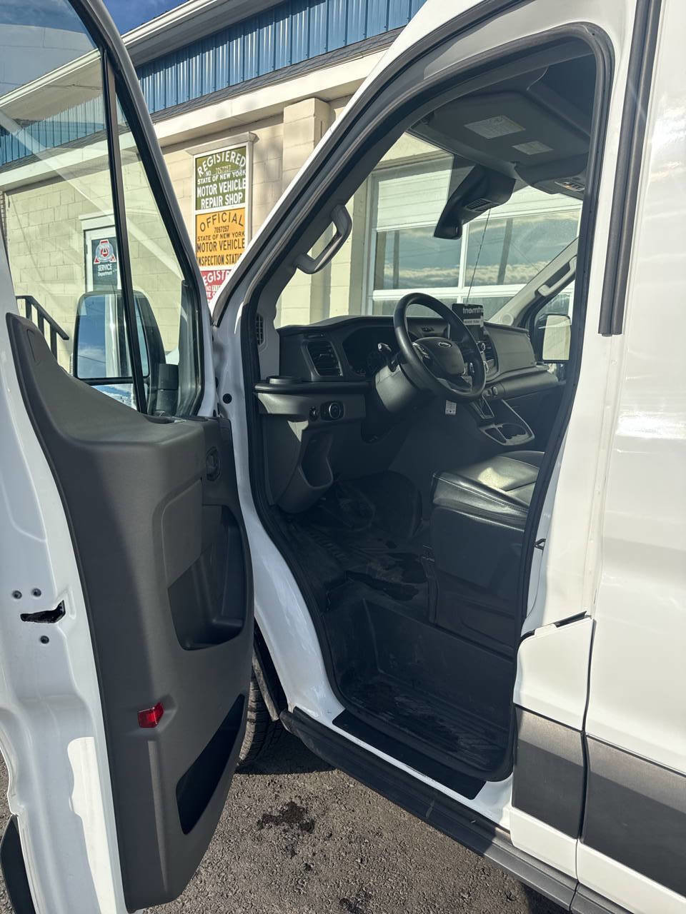 Used 2020 Ford Transit 250 Medium Roof AWD image 13