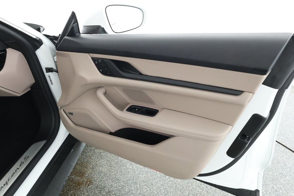 Used 2022 Porsche Taycan 4S image 25